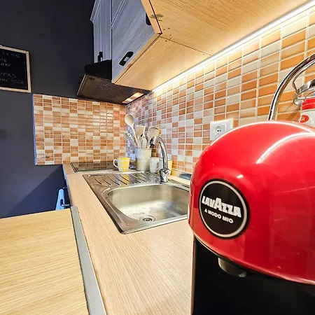 Modern Flat In Center Τίρανα