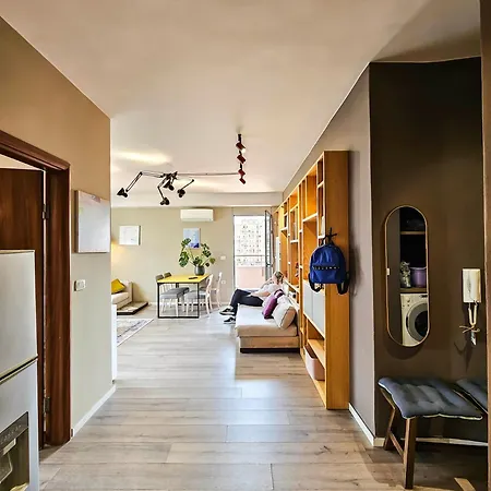 Modern Flat In Center